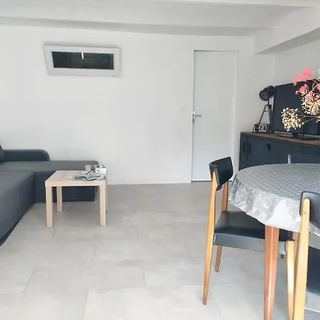 Appartement 2 Pieces Avec Place De Parking Exterieur A Beaulieu-Sur-Mer