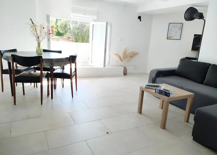 Appartement 2 Pieces Avec Place De Parking Exterieur A Beaulieu-Sur-Mer Beaulieu-sur-Mer